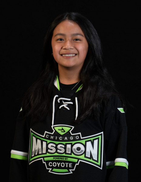 Madeline Licudine Headshot