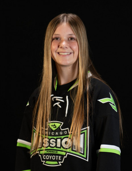 Mia Sullivan Headshot