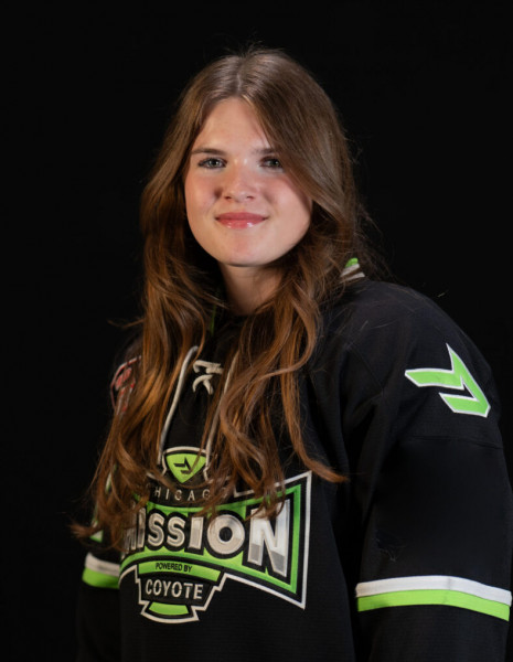 Bella Hamel Headshot