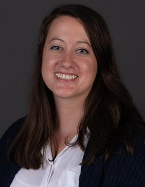Jen Kindret Headshot