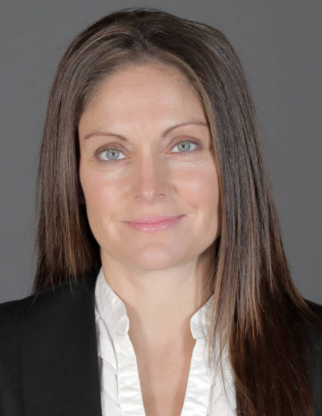 Nadine Muzerall Headshot
